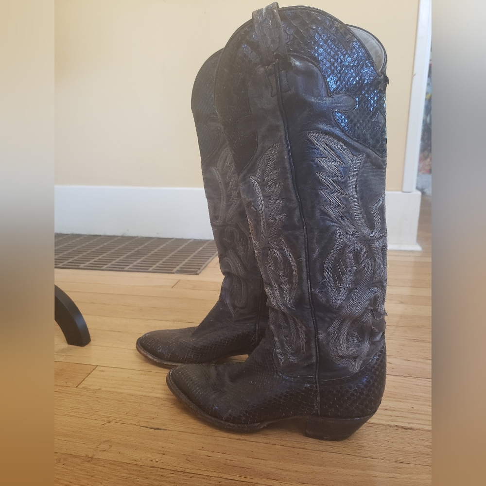 Authentic Snake Skin Cowgirl Boots
